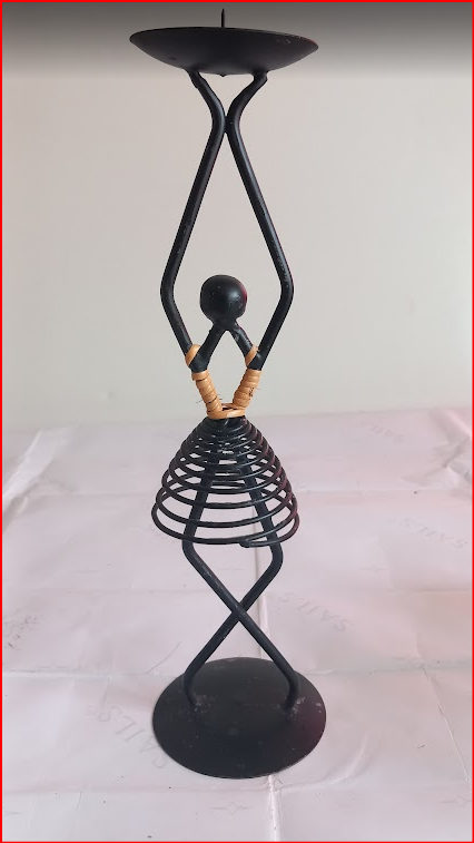 Bougeoir Femme Africaine en Métal — Style Artisanal