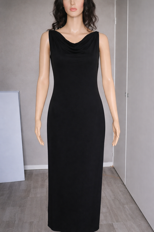 Robe Longue Noire Élégante — Col Drапé Sans Manches